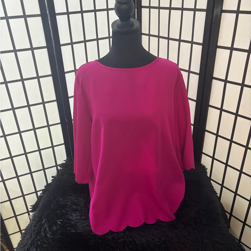 Women's Scallop-Hem Blouse in Fuchsia